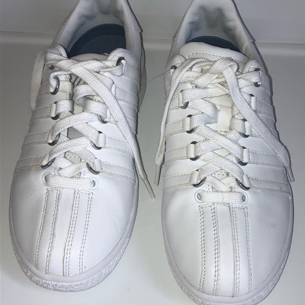 White - Picture 4 of 4